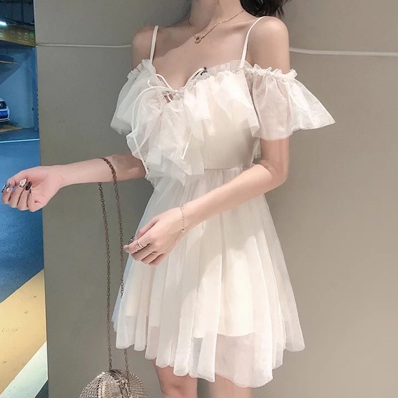 Lace up dress Ruffle off shoulder cream white lace up - Picture 15 of 16